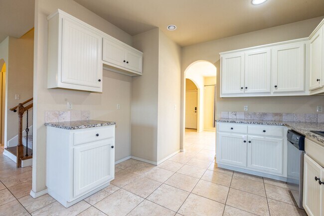 Building Photo - Beautiful 3 Bedroom, 2.5 Bath Home in Jenks