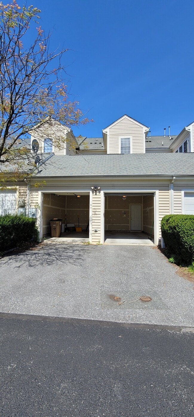Building Photo - 1641 Piccard Dr