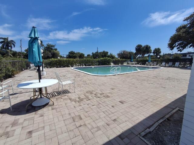 Building Photo - 6507 Winfield Blvd