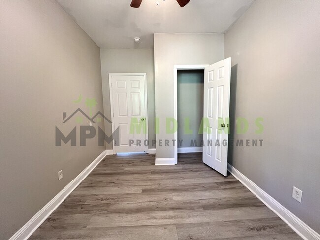 Building Photo - 3202 Belvedere Dr