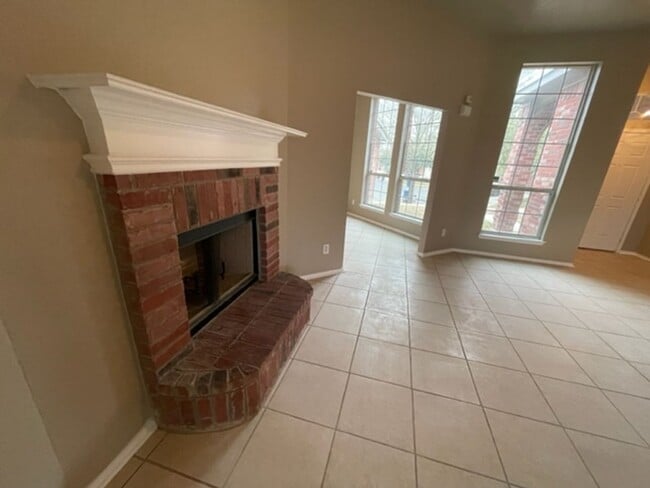 Building Photo - Beautiful One Story Home on a cul-de-sac near Lackland AFB