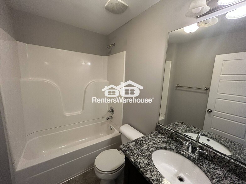 Building Photo - 581 Polo Way
