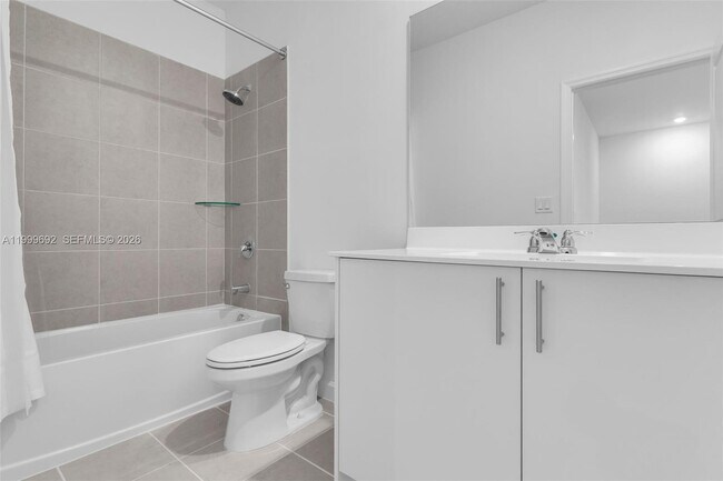 Building Photo - 2661 SE 28th St