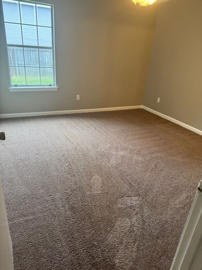 Building Photo - Renovated 3 Bedroom 2 Bath Home for Rent!!