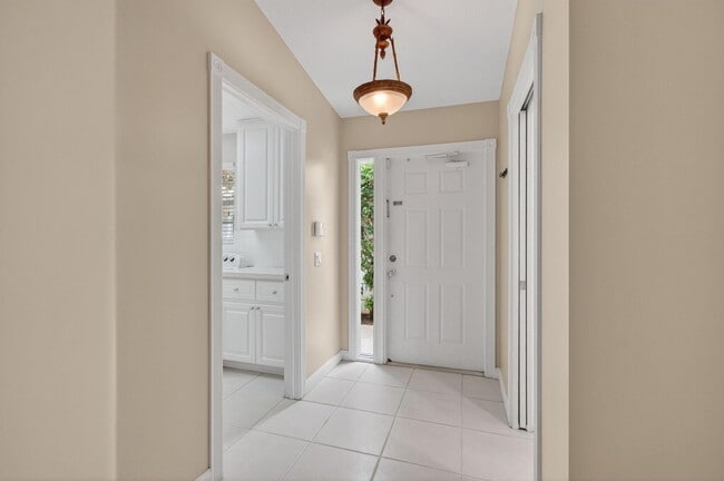 Building Photo - 8148 Montserrat Pl