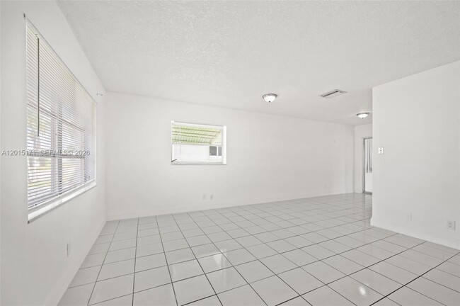 Building Photo - 7004 NW 67th Ave