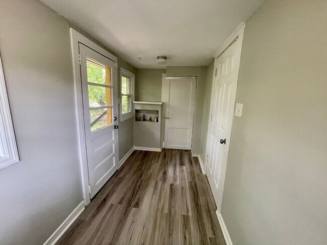 Building Photo - One of a Kind 3 bedroom, 2 bathroom Historic Home in Greensboro!