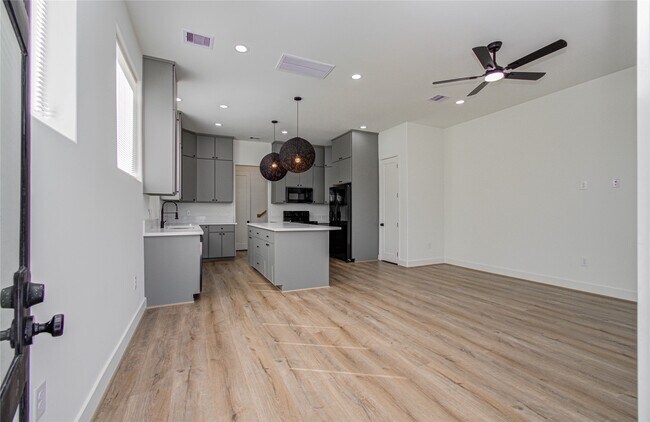 Building Photo - 4605 Edison St