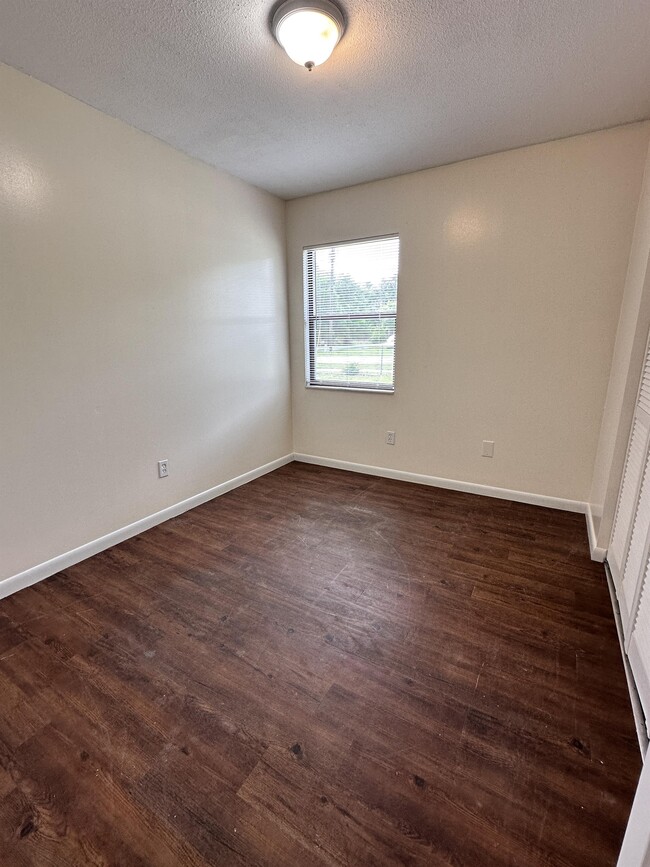 Building Photo - 671 SW Bird Ave