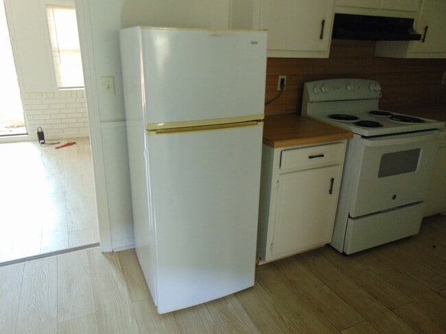 Building Photo - 1750 Southgate Ln SE