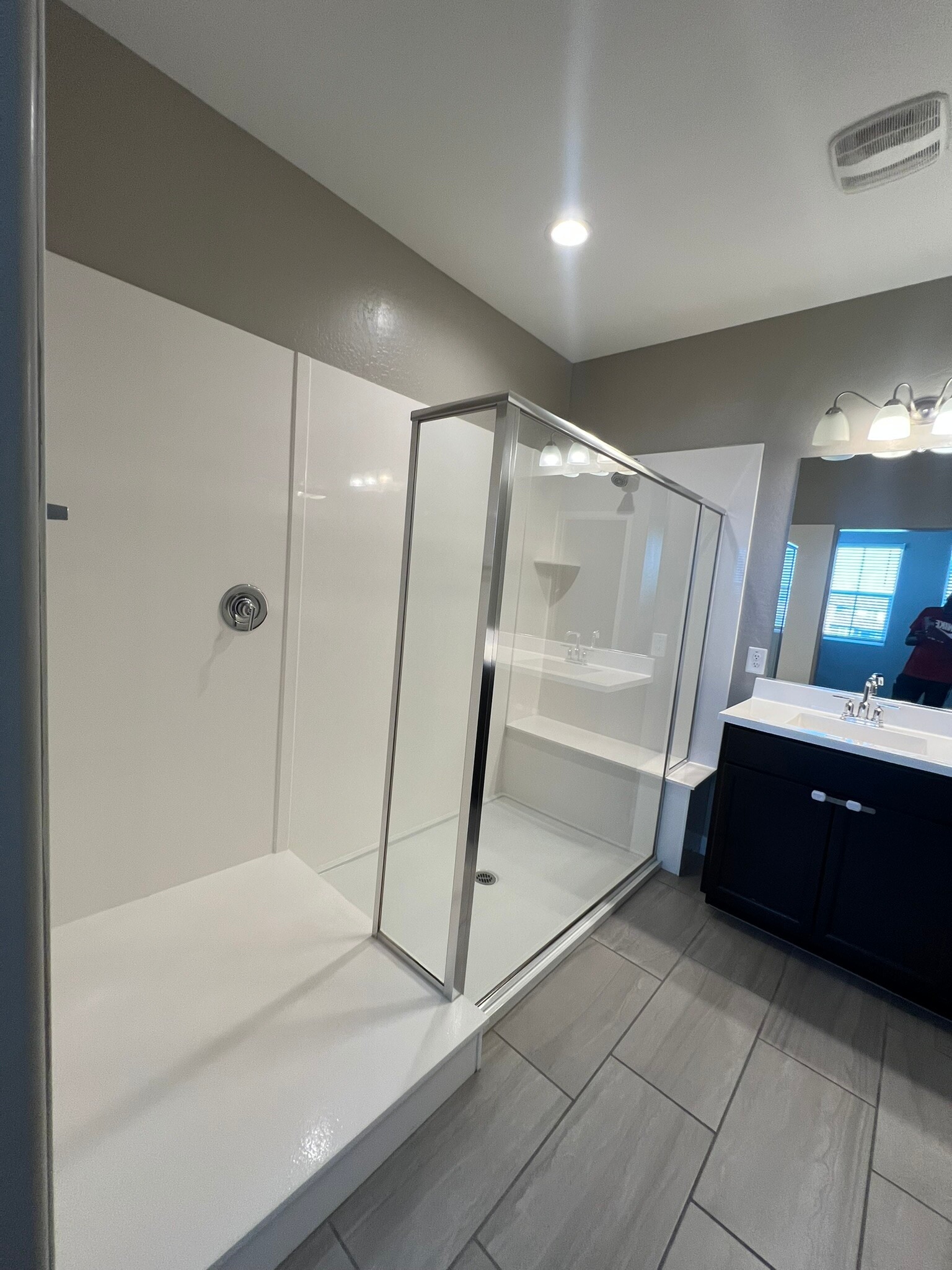 Building Photo - 1255 N Arizona Ave