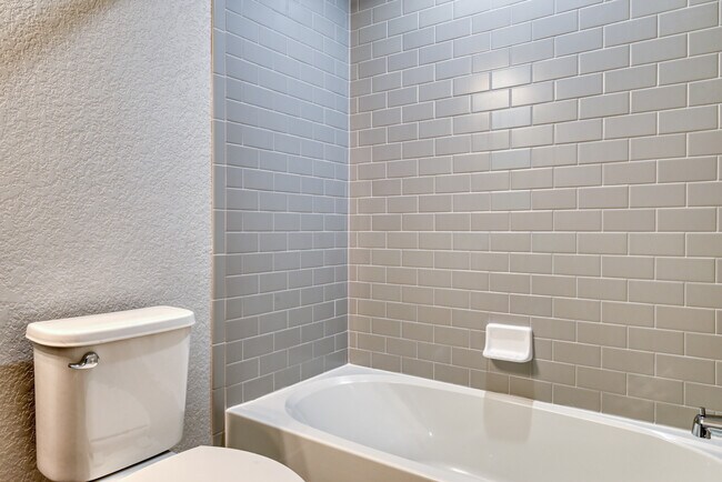 Building Photo - 4011 Ivy Hill Dr