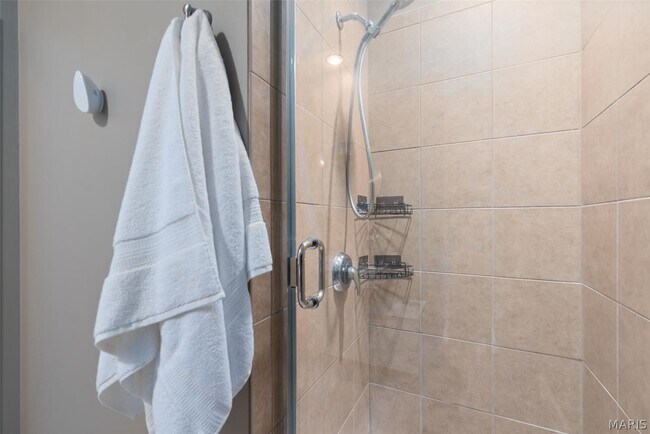 Building Photo - 4909 Laclede Ave