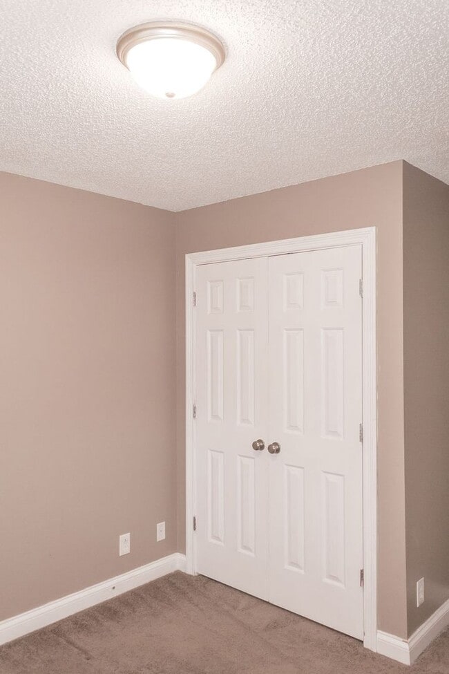 Building Photo - Nice home located on quiet Culdesac!