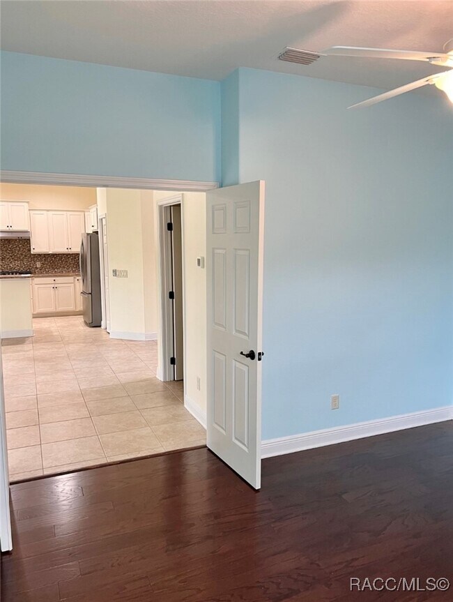 Building Photo - 2395 N Brentwood Cir