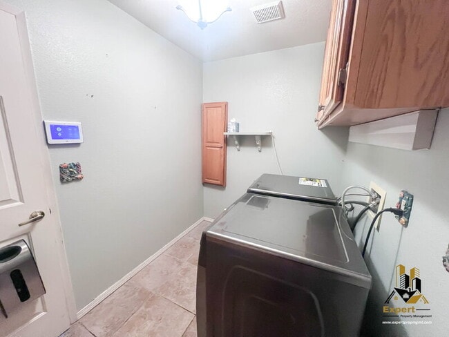 Building Photo - 8204 Eversley Ct