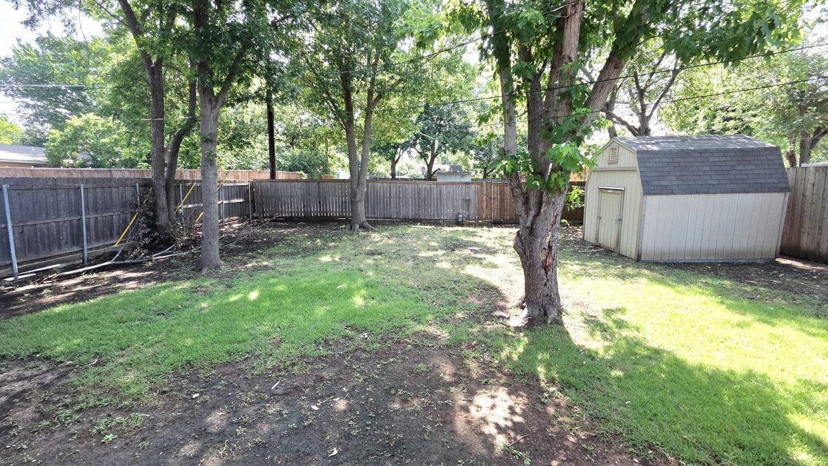Building Photo - 305 Dublin Dr
