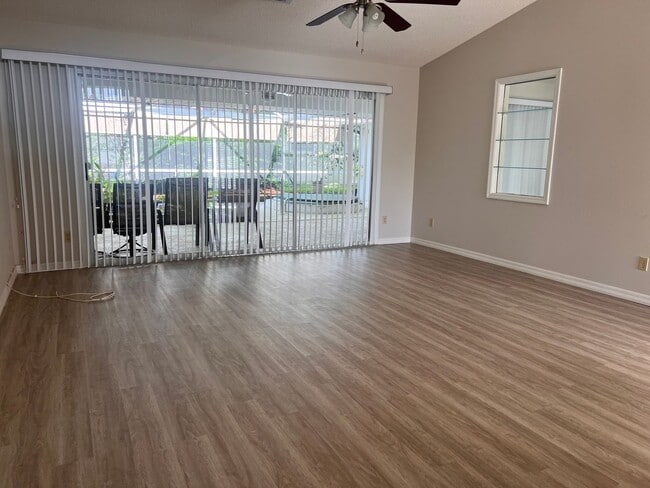 Building Photo - 3BD/2BA