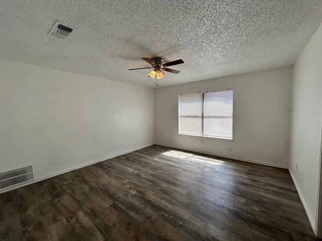 Building Photo - 1303 80th St