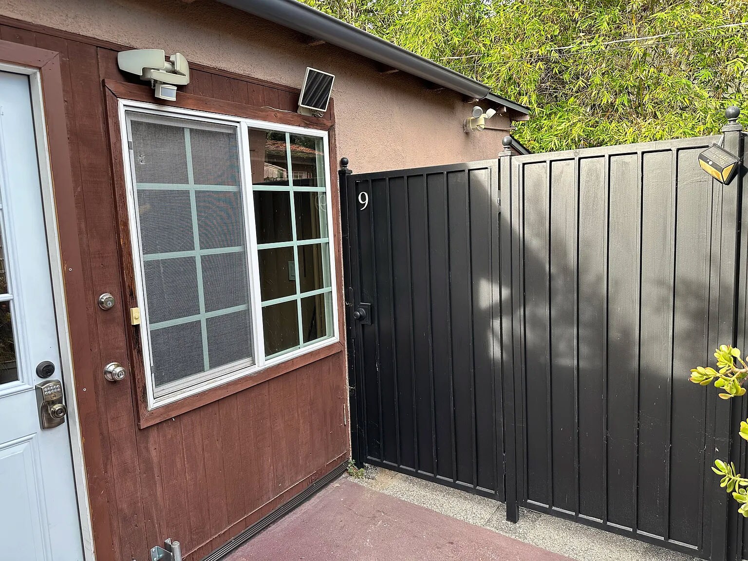side entrance - 10809 Huston St