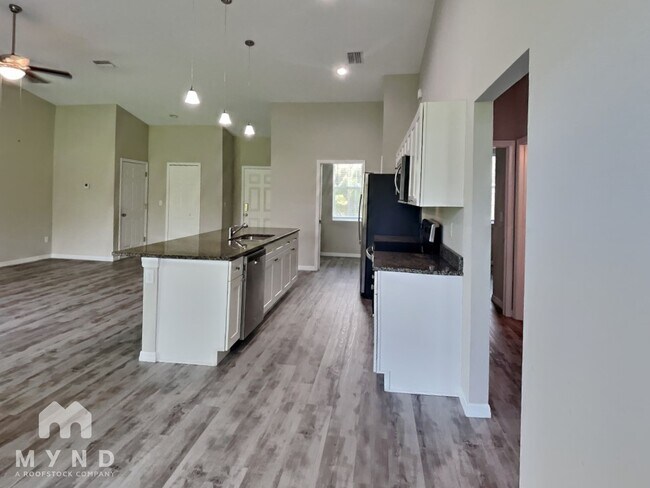 Building Photo - 7429 W Cameo Cir