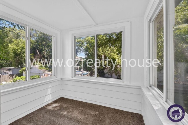 Building Photo - 1937 Brame Pl