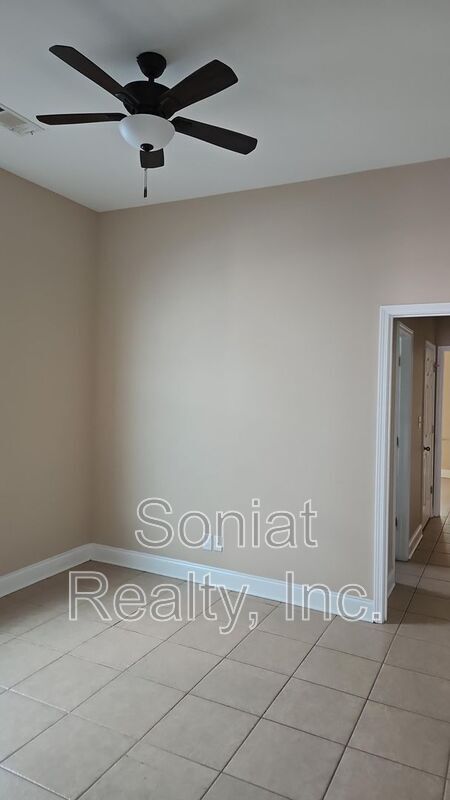 Building Photo - 4235 Hollygrove St