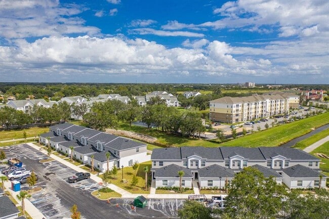 Building Photo - 2021 Claudia Ln