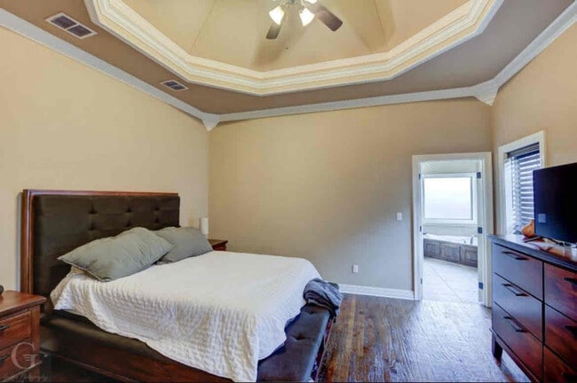 Building Photo - 5105 Tensas Dr