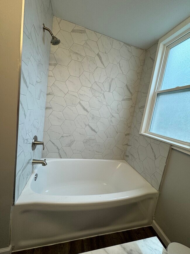 Bath 2 - 206 S 16th St