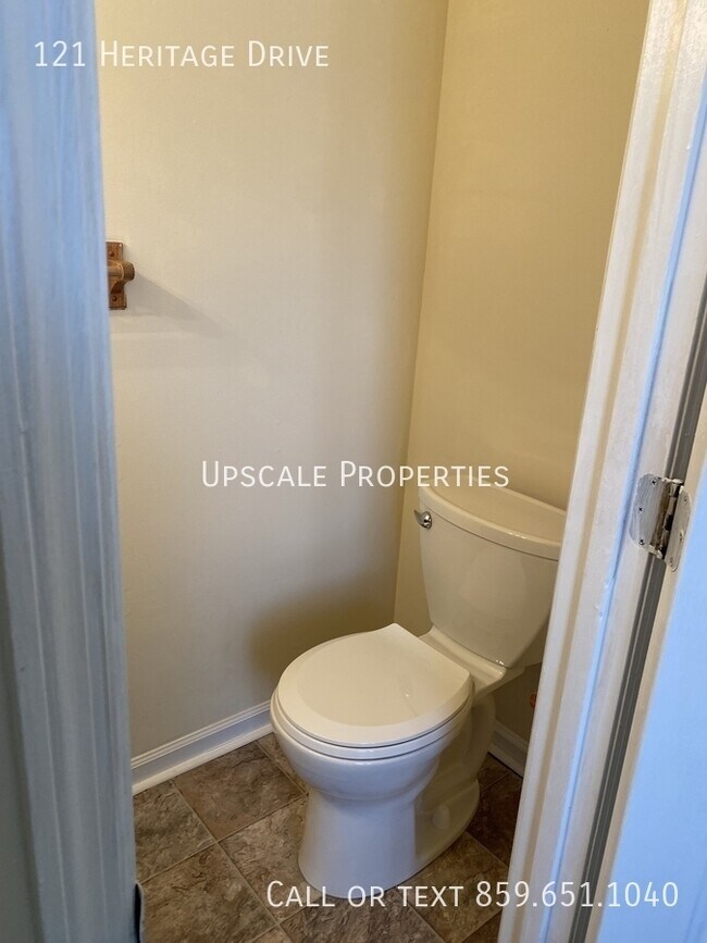 Building Photo - 121 Heritage Dr