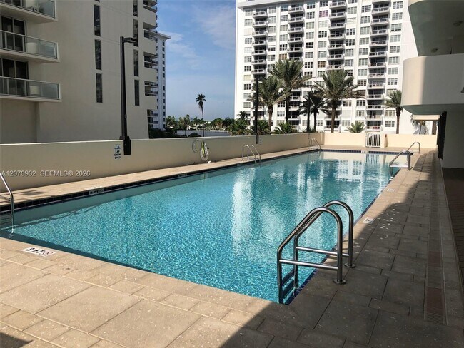 Building Photo - 5757 Collins Ave