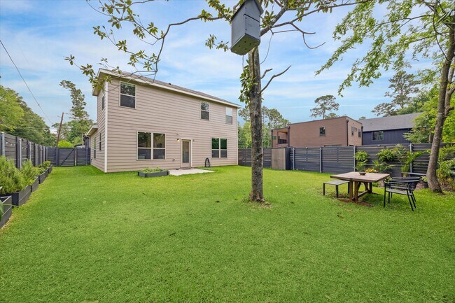 Building Photo - 10897 Mockingbird Pl