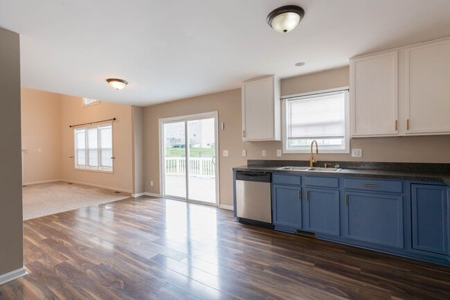 Building Photo - 3 Bed, 2.5 Bath, Single Family Home in Martinsburg, WV