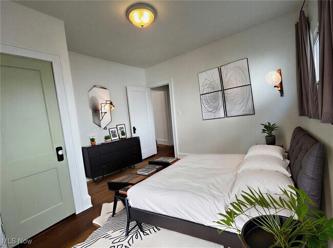 Building Photo - 2683 Hampshire Rd