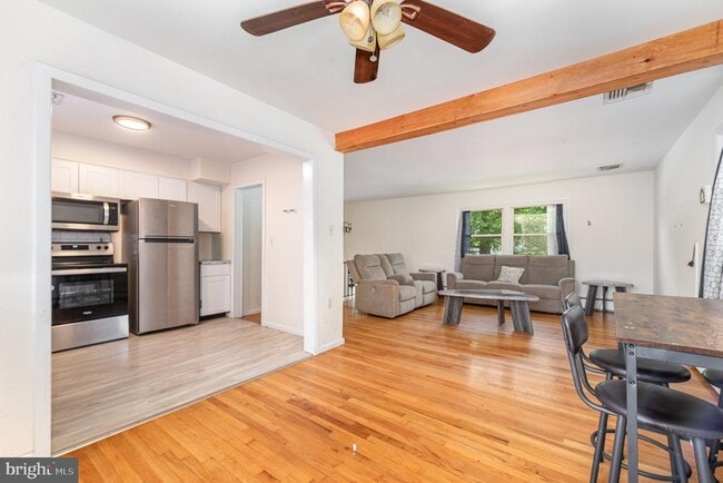 Building Photo - 302 Hickory Hill Terrace