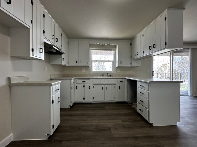 Building Photo - 2746 Nicolet Dr