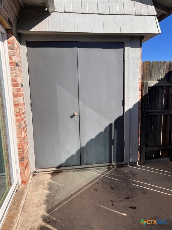 Building Photo - 1303 Wales Dr