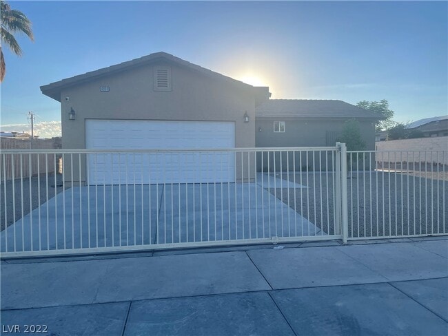 Building Photo - 4966 Andover Dr