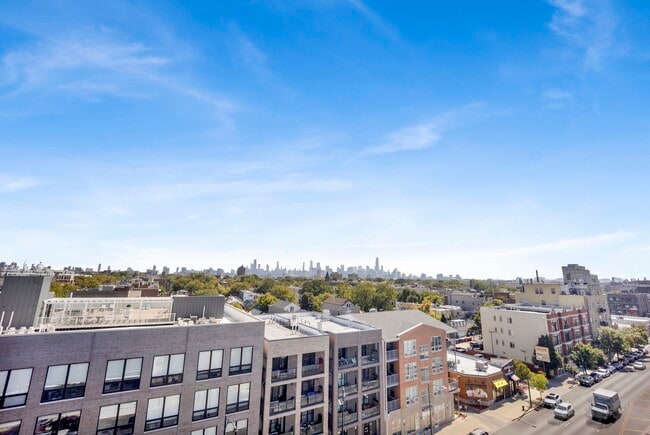 Building Photo - 2400 W Wabansia Ave