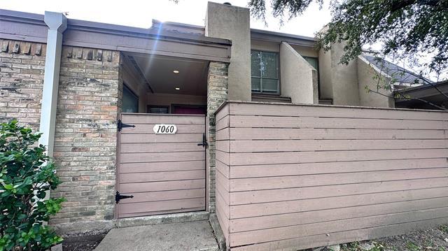 Building Photo - 3045 Park Ln