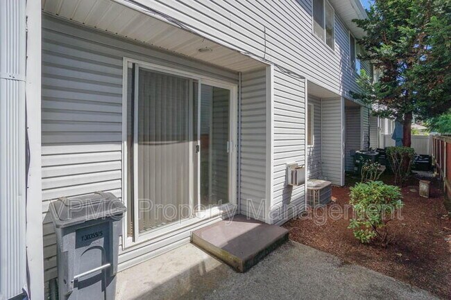 Building Photo - 5502 NE 89th Ave