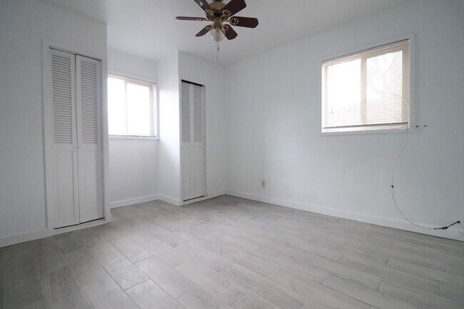 Building Photo - 1123 Betts St NE