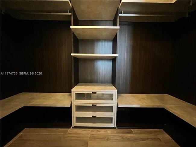 Building Photo - 801 S Miami Ave