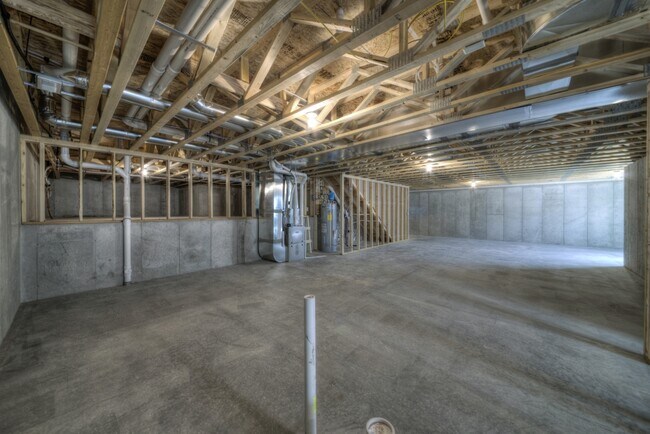 Building Photo - 2 BEDROOM | 2 BATH | DOUBLE GARAGE | SPACIOUS TOWNHOME