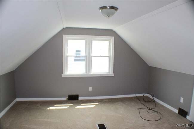 Building Photo - 110 Susan Ln