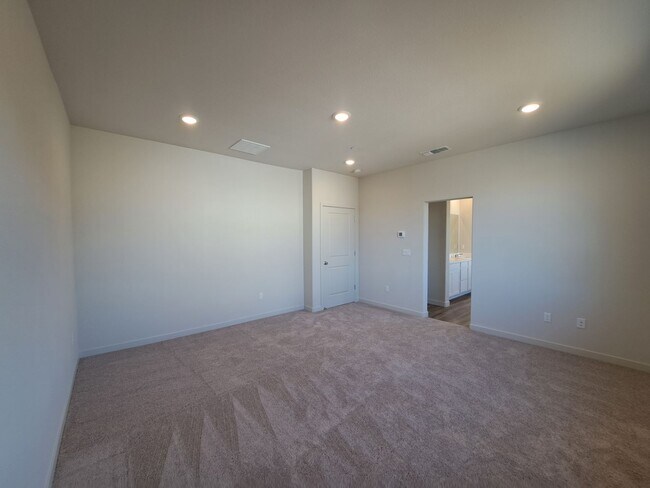 Building Photo - Beautiful, Almost New Home in Monte Verde ...