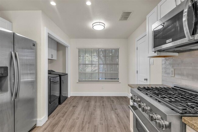 Building Photo - 12312 Yarmont Way