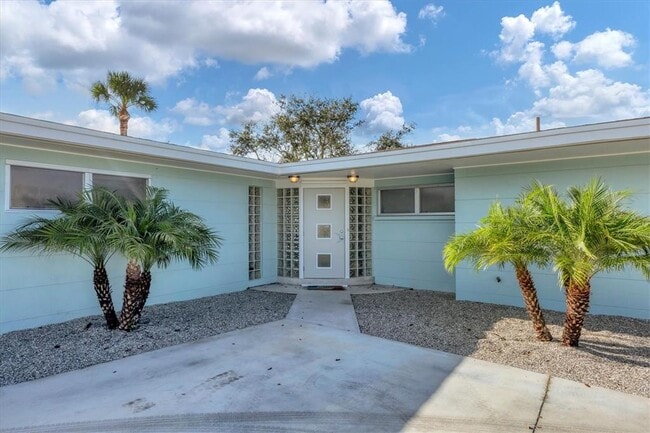 Primary Photo - 550 Gaspar Dr