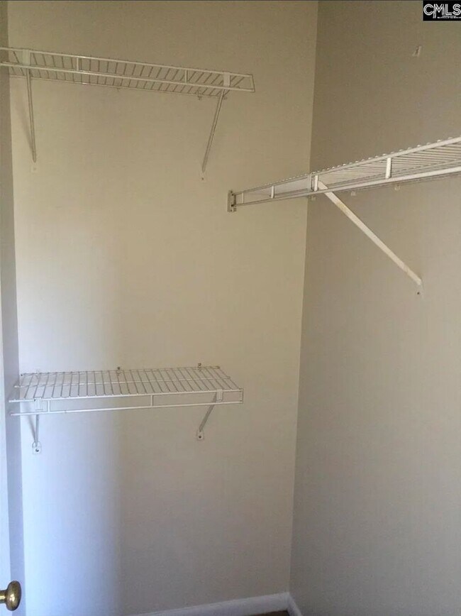 Building Photo - Five Points/USC with Parking!